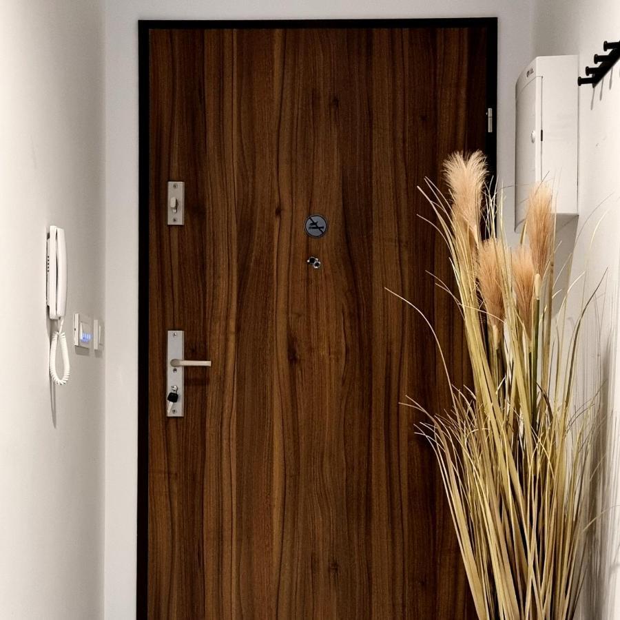 Apple Apartments - Wroblewskiego Prywatne Miejsce Parkingowe ウッチ エクステリア 写真
