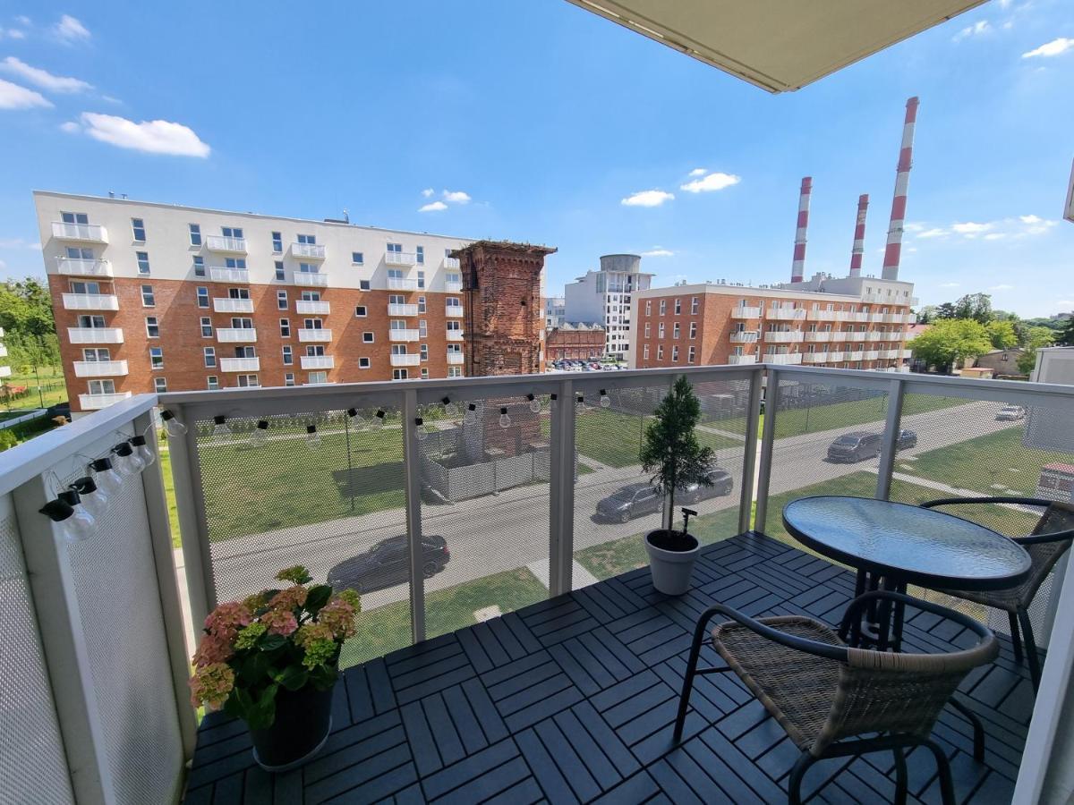 Apple Apartments - Wroblewskiego Prywatne Miejsce Parkingowe ウッチ エクステリア 写真