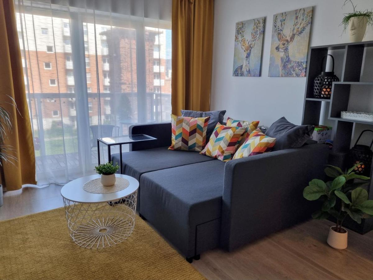 Apple Apartments - Wroblewskiego Prywatne Miejsce Parkingowe ウッチ エクステリア 写真